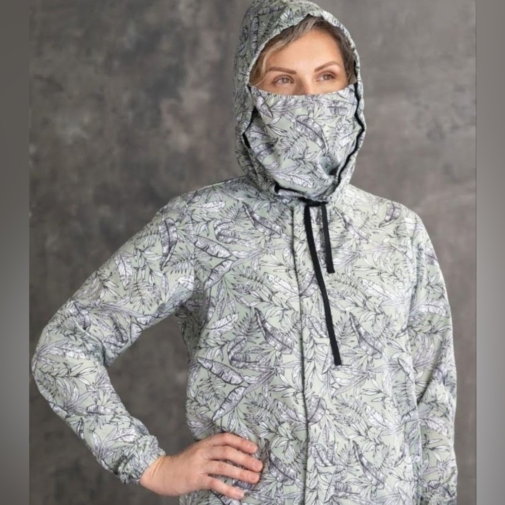 Leonisa Lightweight Windbreaker Jacket Raincoat Green white Print‎ Unisex l/xl